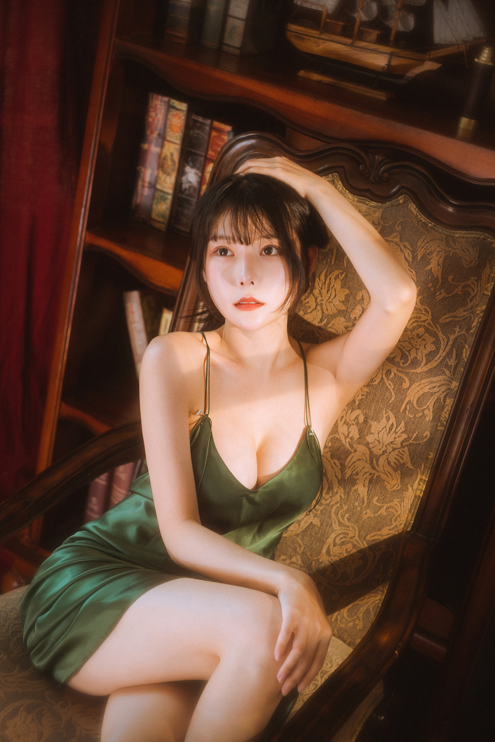 图片[1]-香草喵露露 – 杨枝甘露 绿色连衣裙 [45P1V1.19G]-微密空间-全网最全抖音网红铁粉空间写真